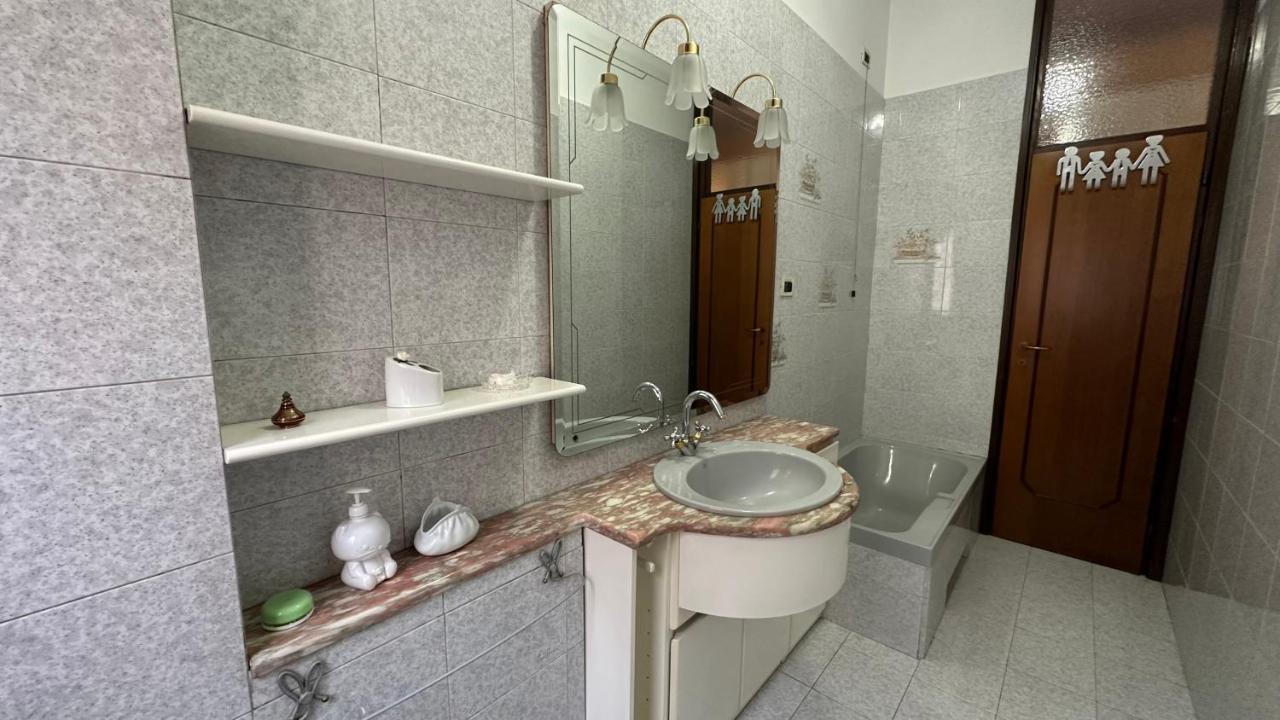 Dehomes - Two Bedrooms, Terrace, Wi-Fi, Tram To Centre & Rho Fiera Милан Экстерьер фото